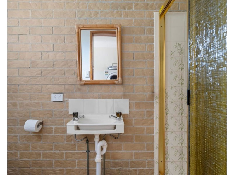 18 Base St, Victoria Point QLD 4165