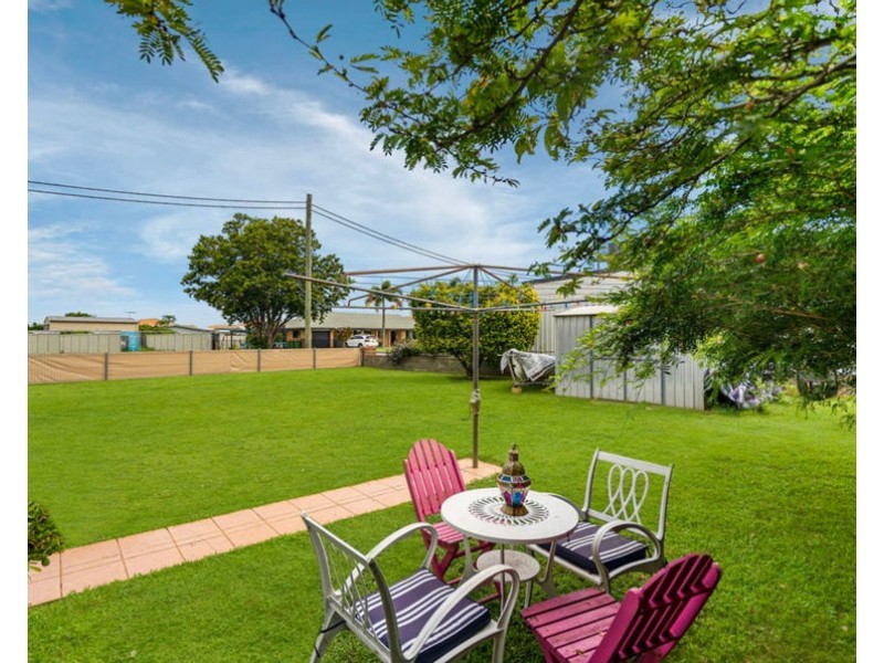 18 Base St, Victoria Point QLD 4165