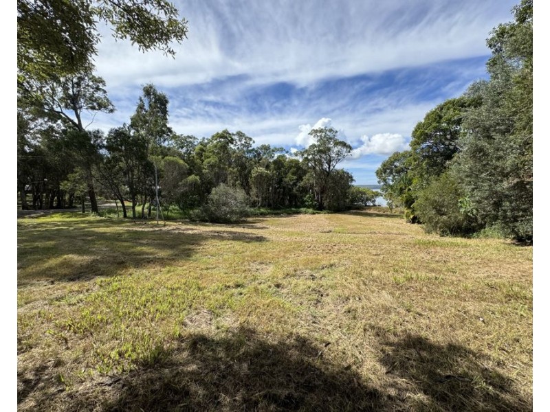 38 Nunkeri Drive, Macleay Island QLD 4184