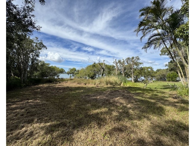 38 Nunkeri Drive, Macleay Island QLD 4184