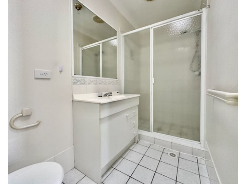 1/77 Cootharaba Drive, Helensvale QLD 4212