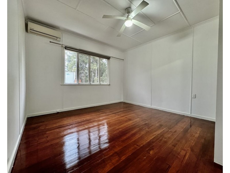 30 Allen St, North Ipswich QLD 4305