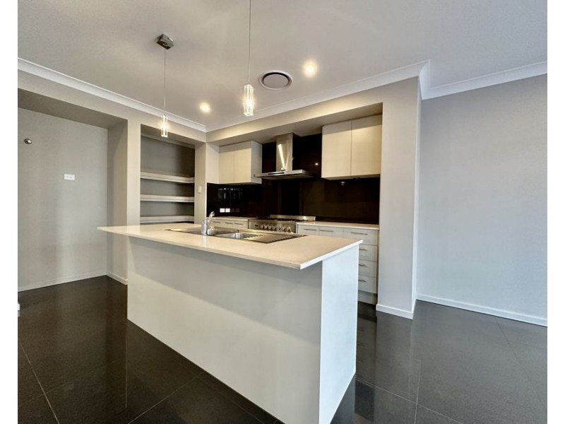 7 Rufous Circuit, Pallara QLD 4110