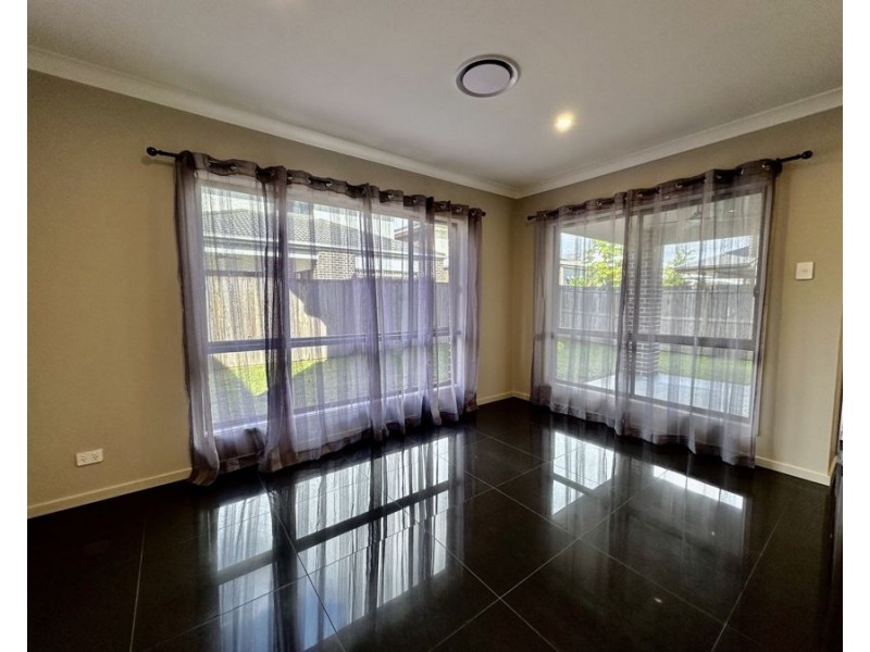 7 Rufous Circuit, Pallara QLD 4110