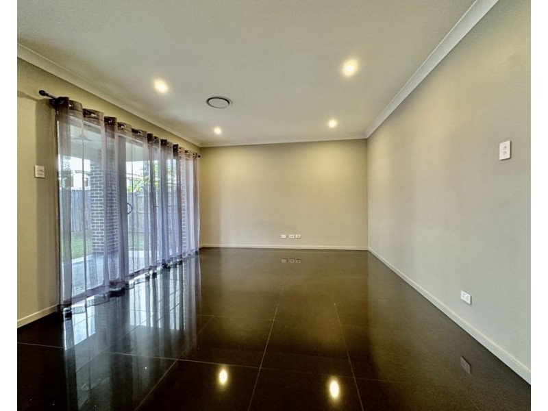 7 Rufous Circuit, Pallara QLD 4110