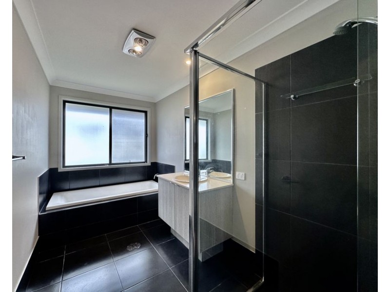 7 Rufous Circuit, Pallara QLD 4110