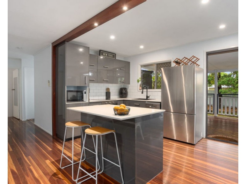 16 Reif Street, Flinders View QLD 4305