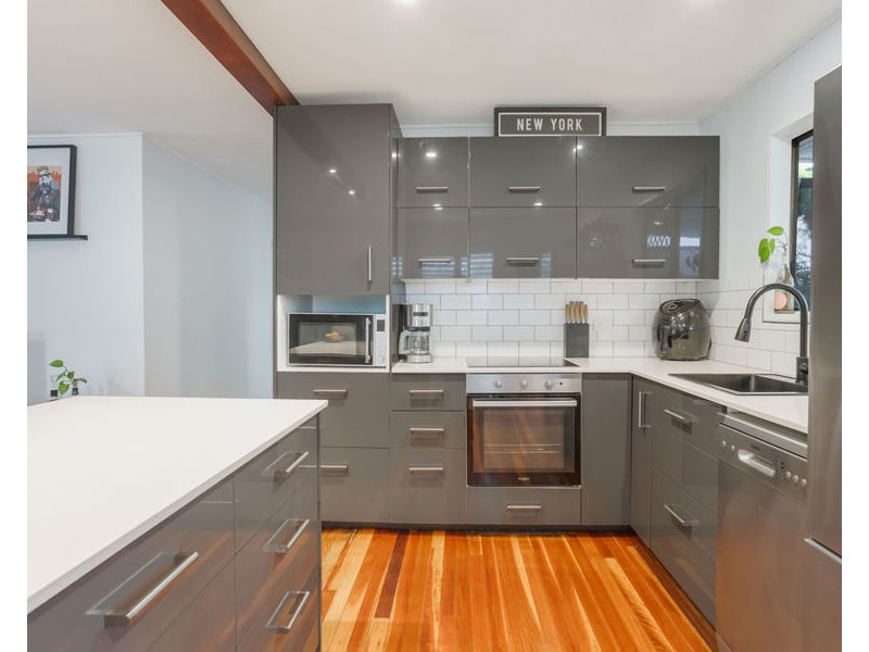 16 Reif Street, Flinders View QLD 4305