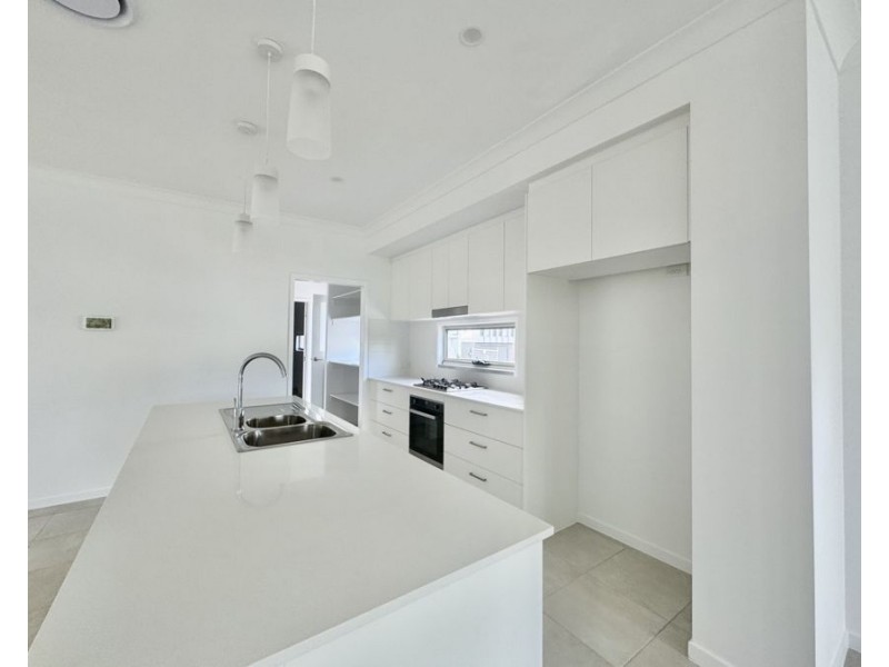 27/99 Brookwater Dr, Brookwater QLD 4300