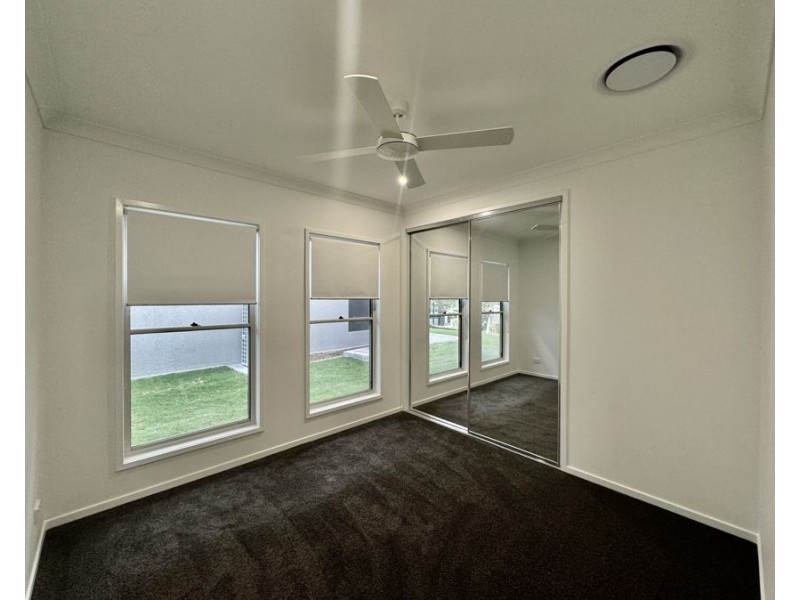 27/99 Brookwater Dr, Brookwater QLD 4300