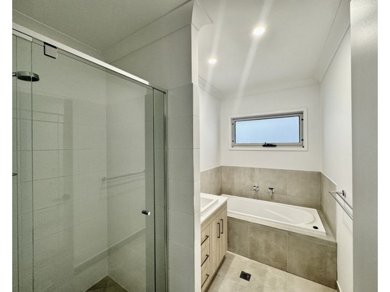 27/99 Brookwater Dr, Brookwater QLD 4300