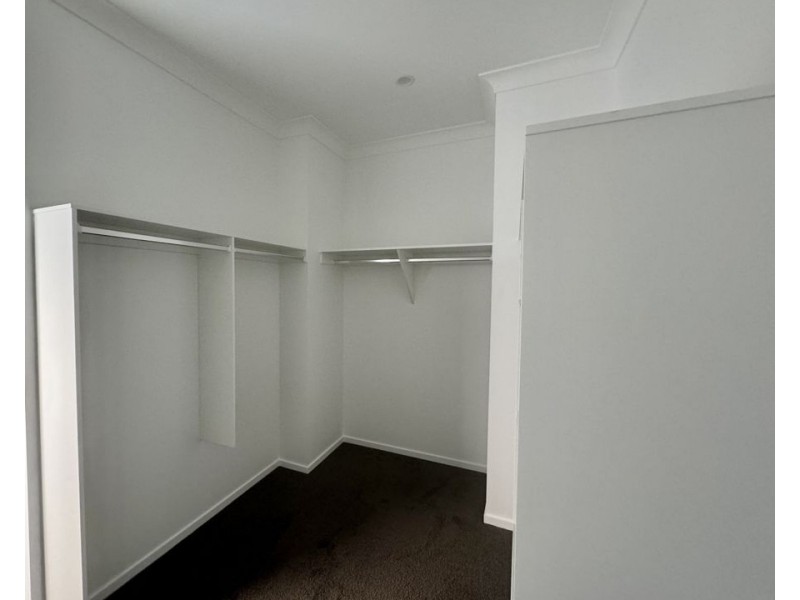 27/99 Brookwater Dr, Brookwater QLD 4300