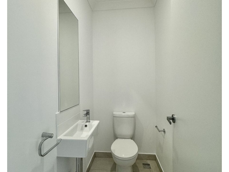 27/99 Brookwater Dr, Brookwater QLD 4300