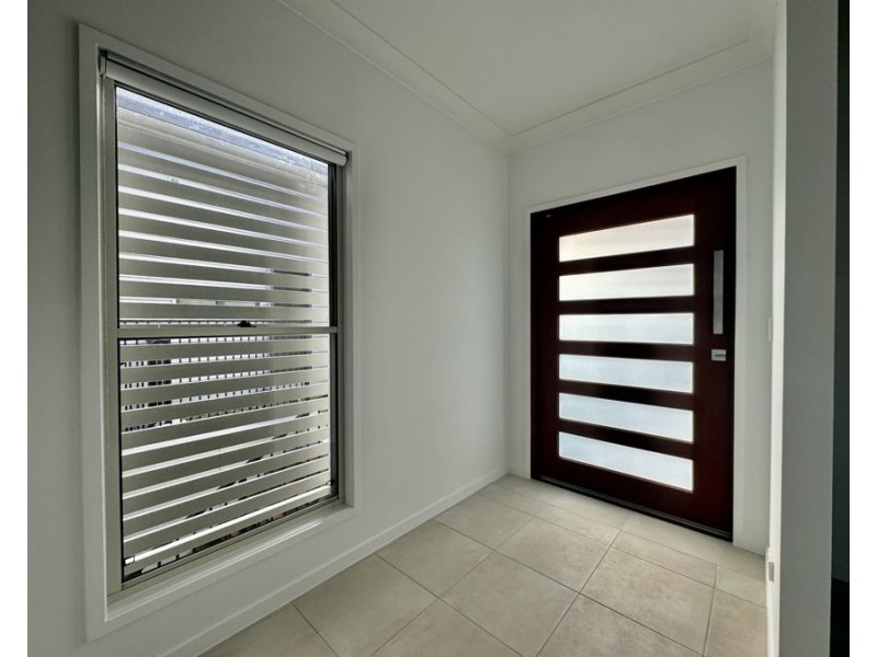 27/99 Brookwater Dr, Brookwater QLD 4300