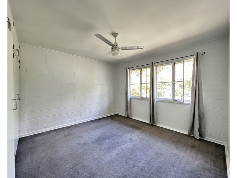 31 Crosshill Street, Leichhardt QLD 4305