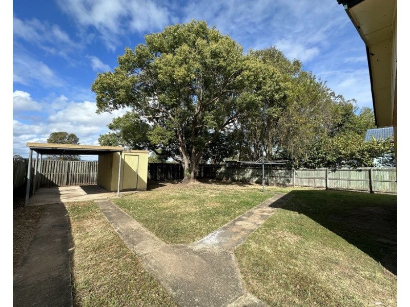 31 Crosshill Street, Leichhardt QLD 4305