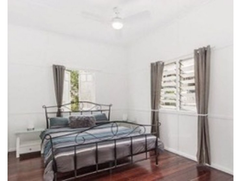 4 Lennon Lane, North Ipswich QLD 4305