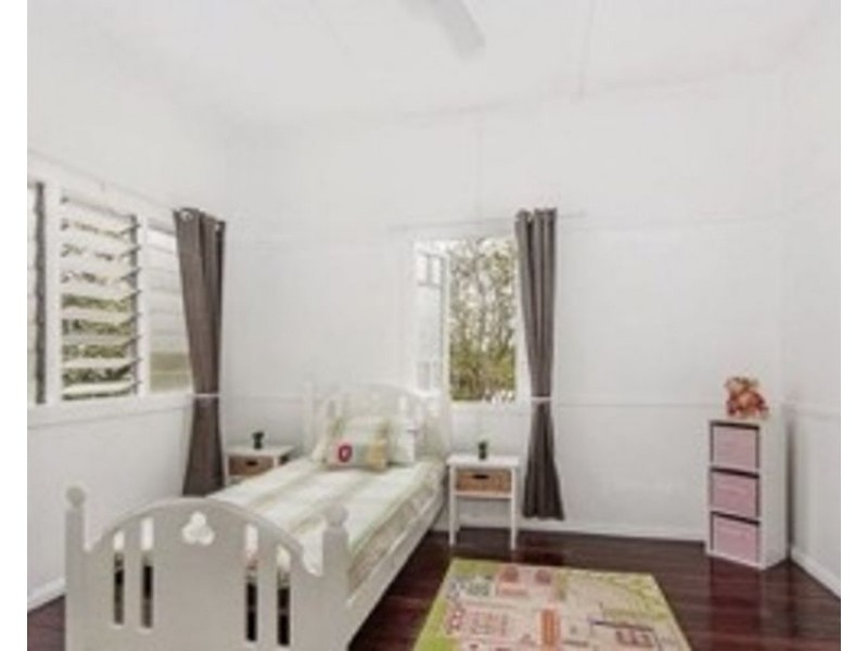 4 Lennon Lane, North Ipswich QLD 4305