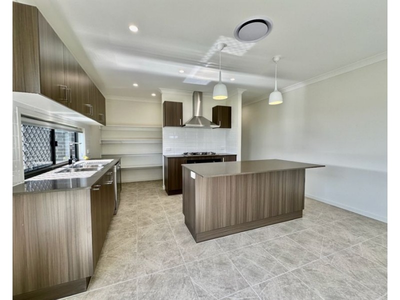 55 Mulberry Cct, Gleneagle QLD 4285