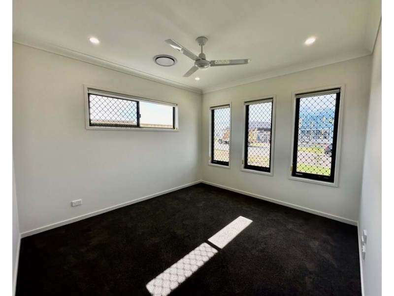 55 Mulberry Cct, Gleneagle QLD 4285