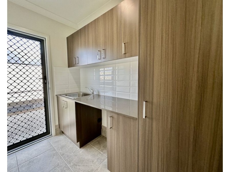 55 Mulberry Cct, Gleneagle QLD 4285