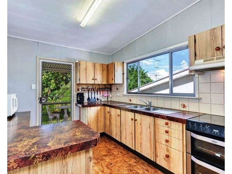 4 Hedge St, Strathpine QLD 4500