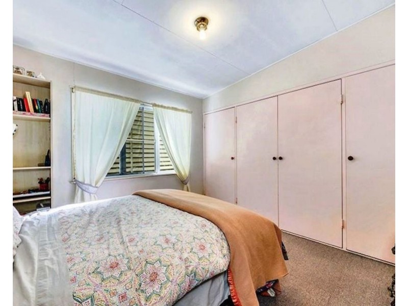4 Hedge St, Strathpine QLD 4500