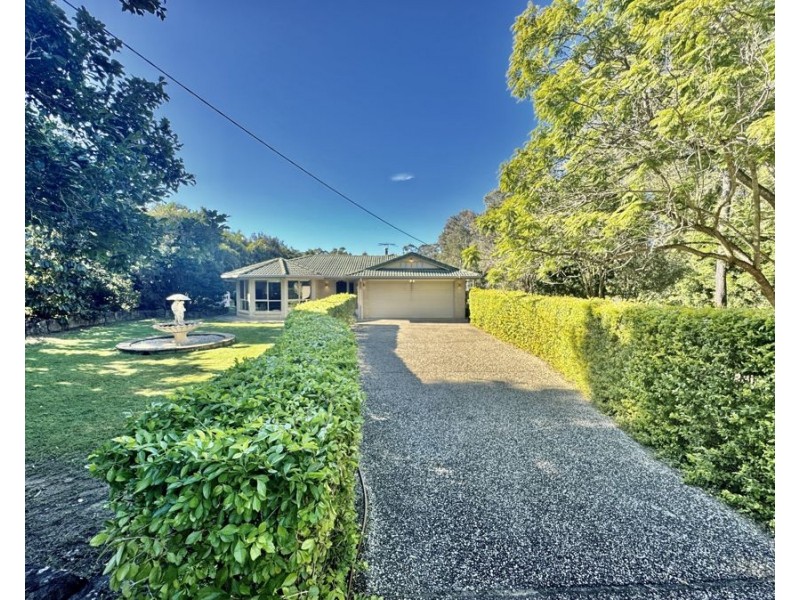 1 Wairuna Ct, Pine Mountain QLD 4306