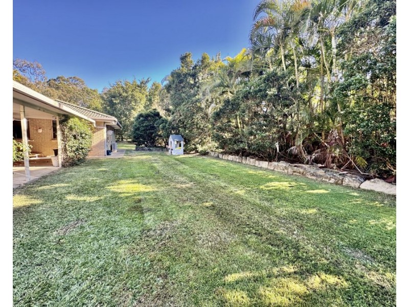 1 Wairuna Ct, Pine Mountain QLD 4306