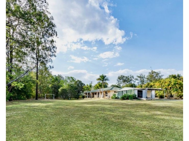 1 Wairuna Ct, Pine Mountain QLD 4306