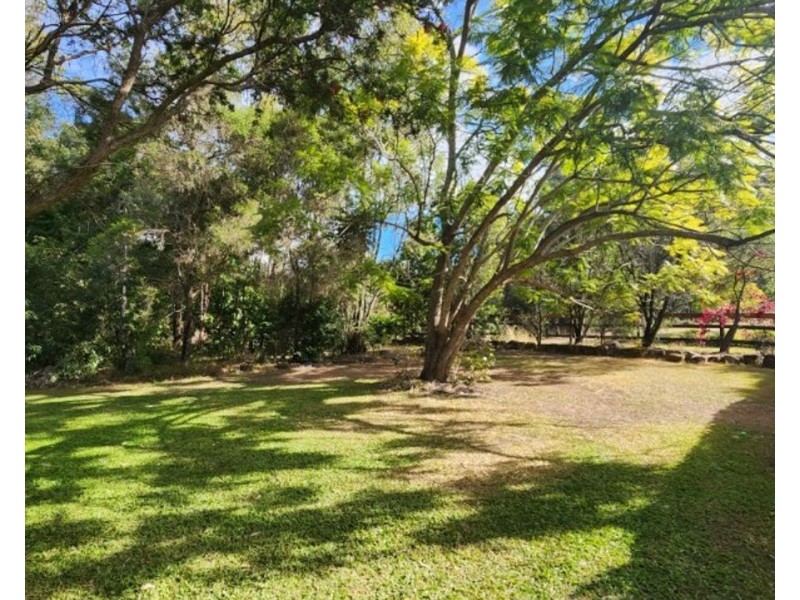 1 Wairuna Ct, Pine Mountain QLD 4306