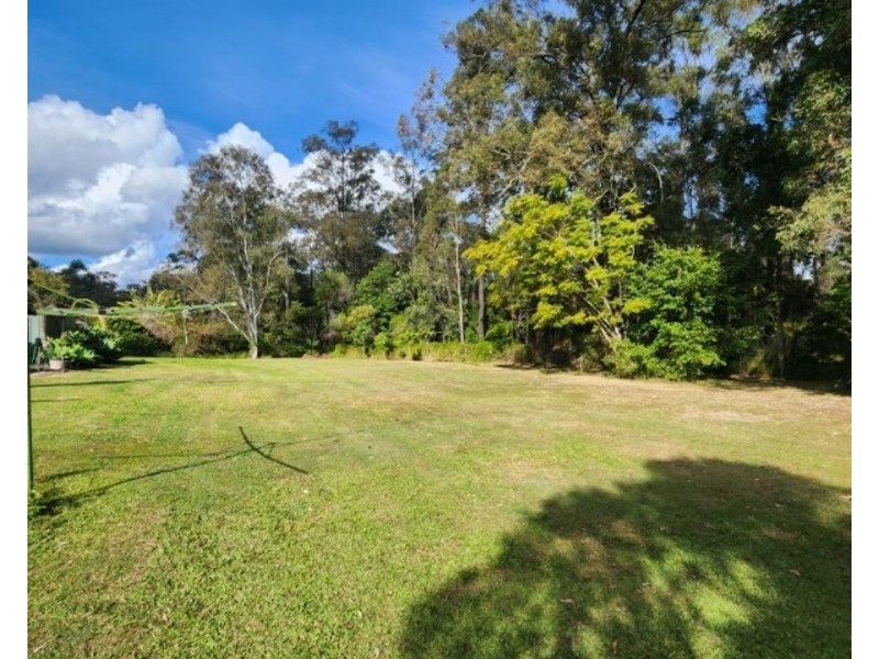 1 Wairuna Ct, Pine Mountain QLD 4306