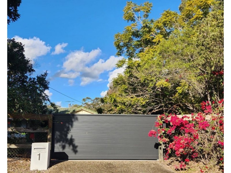 1 Wairuna Ct, Pine Mountain QLD 4306