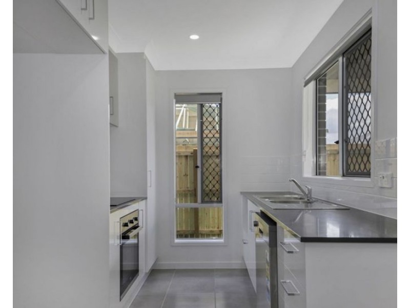 2/40 Montana Cct, Logan Reserve QLD 4133