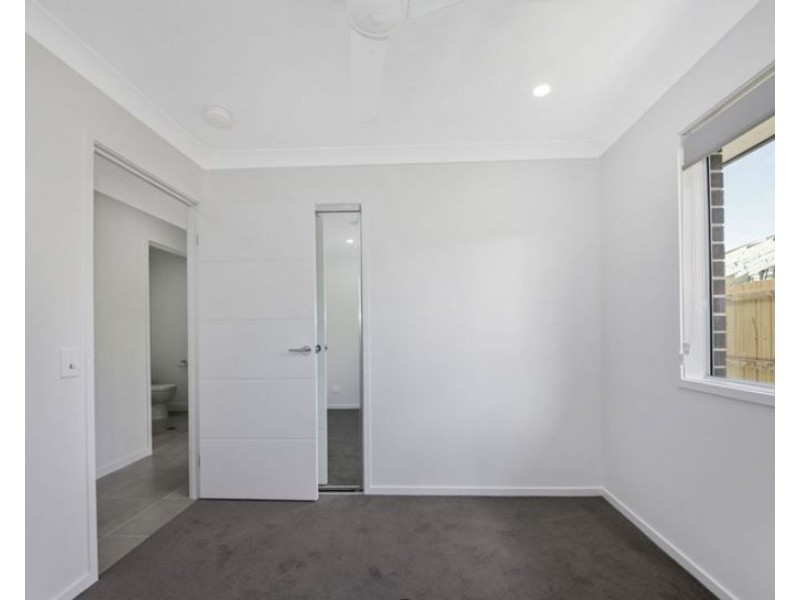 2/40 Montana Cct, Logan Reserve QLD 4133