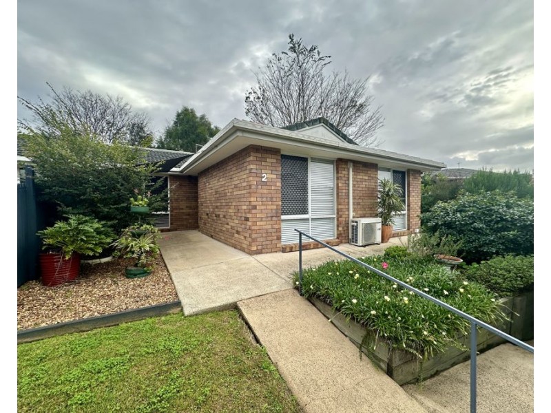 2/8 Louise Ct, Silkstone QLD 4304