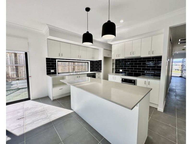 10 Coorong St, Yarrabilba QLD 4207