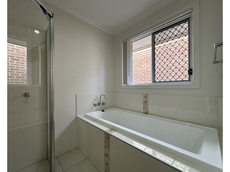 15 Mitchell St, Redbank Plains QLD 4301