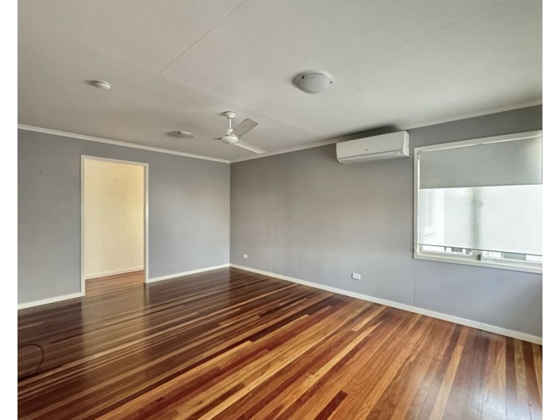 34 Flinders Dr, Leichhardt QLD 4305