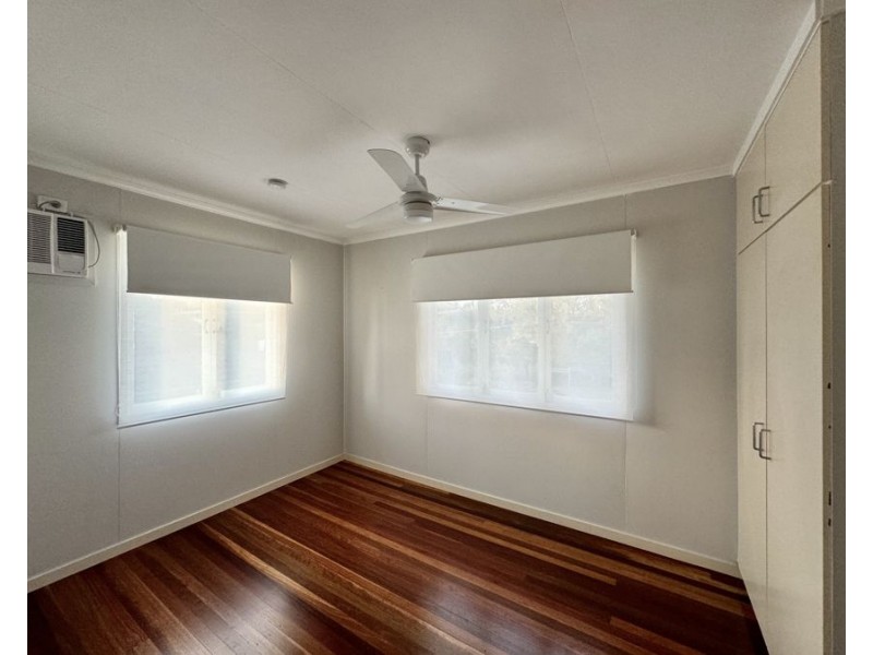 34 Flinders Dr, Leichhardt QLD 4305