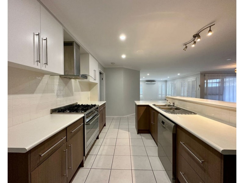 7 Cobourg Street, Forest Lake QLD 4078