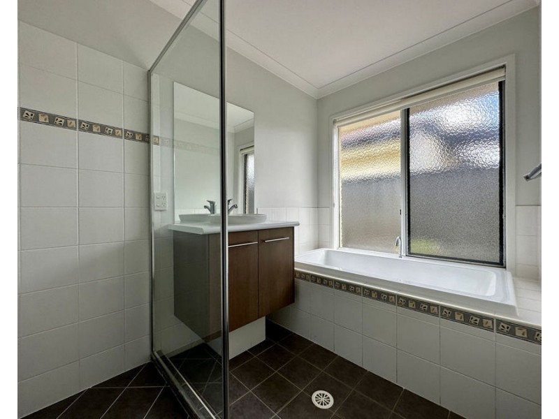 7 Cobourg Street, Forest Lake QLD 4078