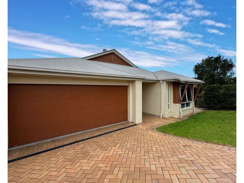 7 Cobourg Street, Forest Lake QLD 4078