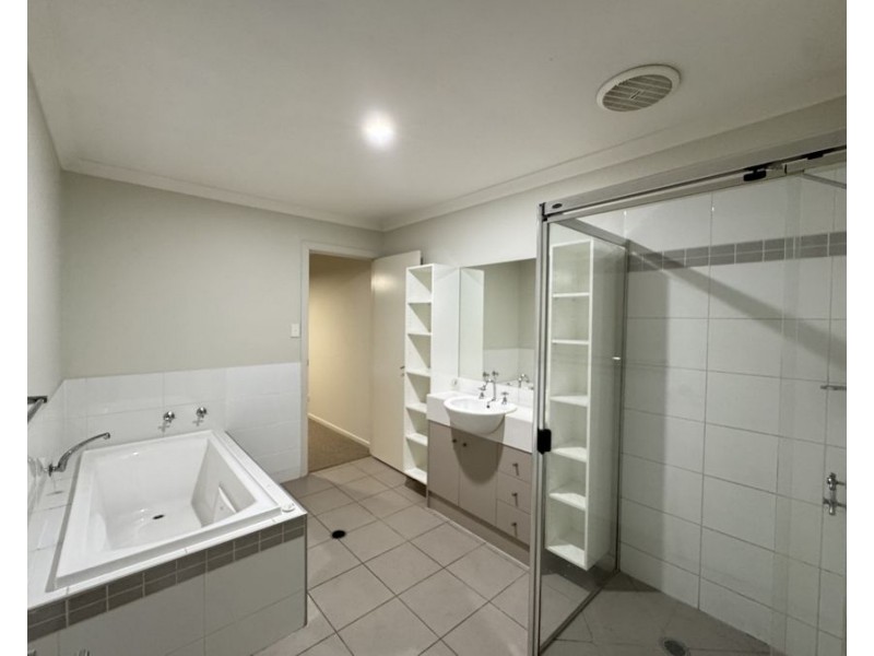 3/66 Glorious Promenade, Redbank Plains QLD 4301