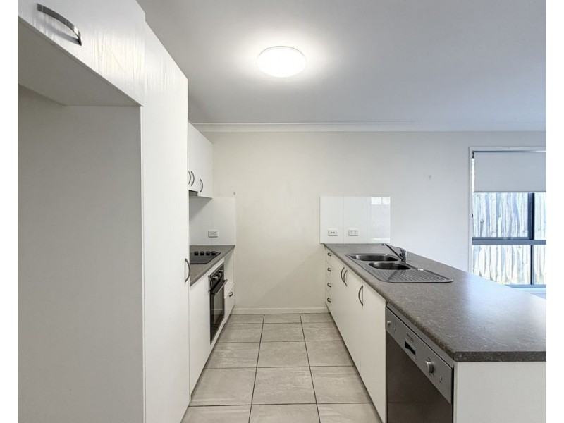 6 Georgina Place, Brassall QLD 4305