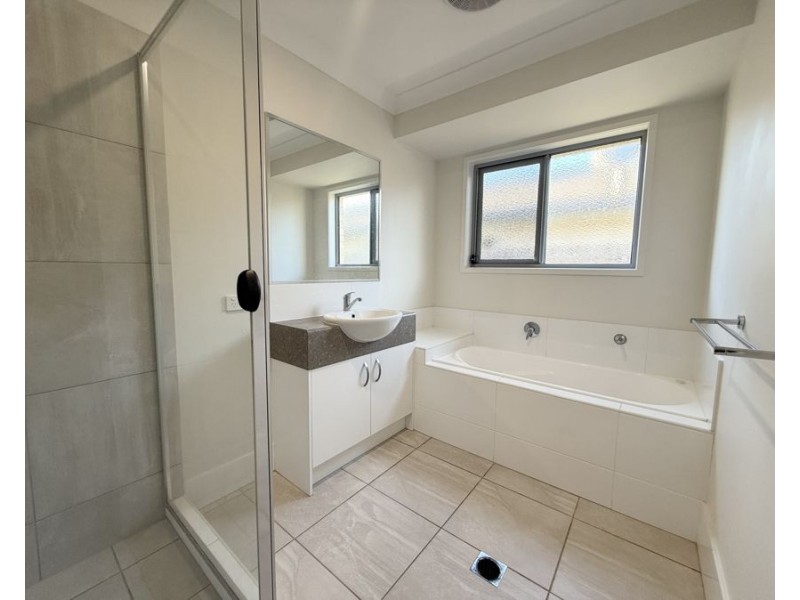 6 Georgina Place, Brassall QLD 4305