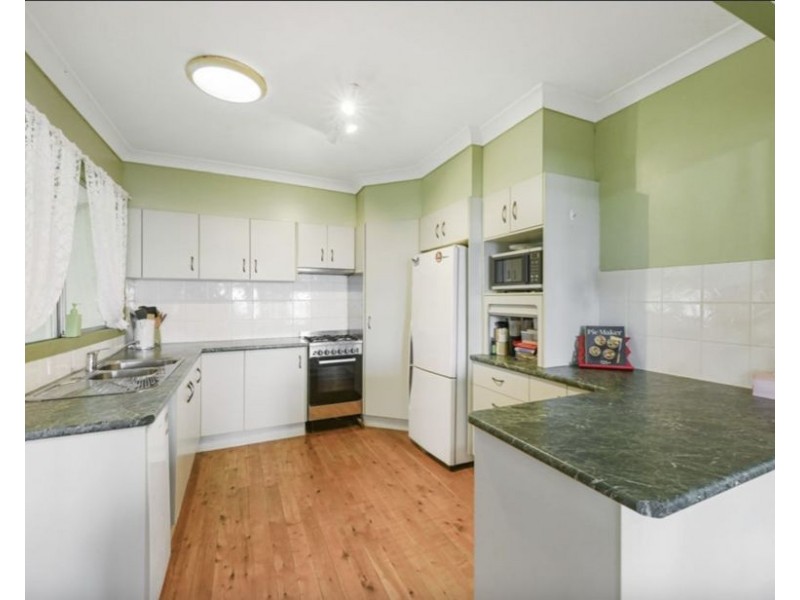 2 Monash Street, Newtown QLD 4350