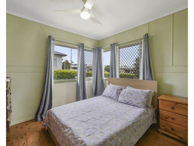 2 Monash Street, Newtown QLD 4350