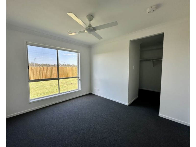 16 Gilmore Street, Walloon QLD 4306