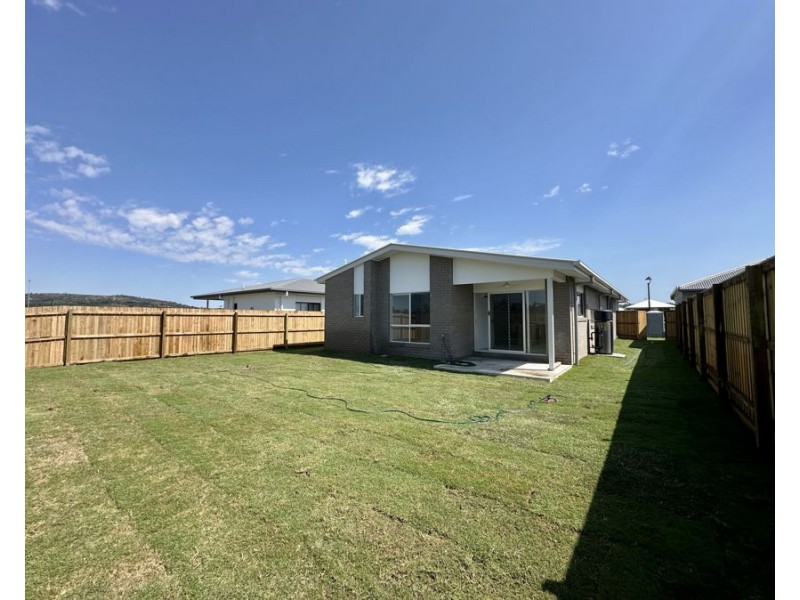 16 Gilmore Street, Walloon QLD 4306